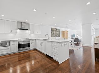 1891 Marine Dr #9, West Vancouver, BC