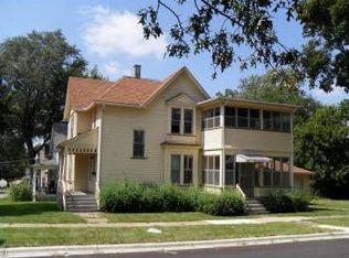 533 Spruce St, Aurora, IL 60506