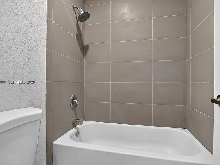 5337 SW 40th Ave #5337 — Photo 25