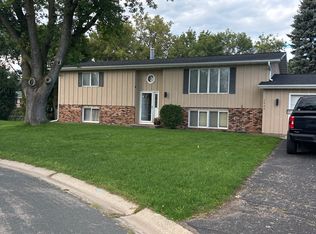 1533 Davis Ct, Shakopee, MN 55379