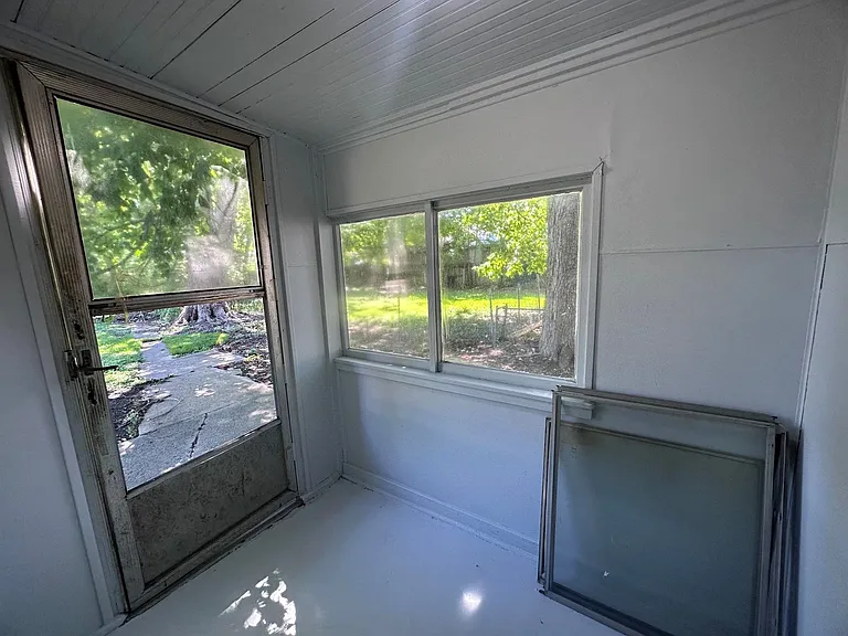 215 Cook St — Photo 12