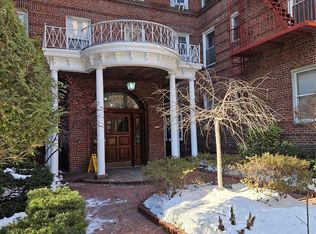 111-39 76th Road #E4, Forest Hills, NY 11375