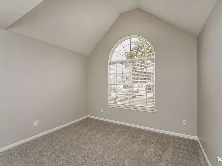 140 Dunnell Rd — Photo 11