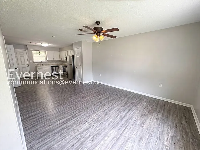 1800 Labette Manor Dr #7 — Photo 5