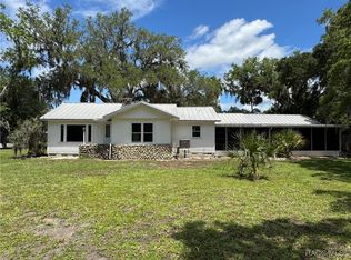 5510 Riverside Dr, Yankeetown, FL 34498