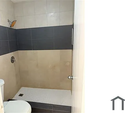 5120 Elmhurst Rd #B — Photo 6