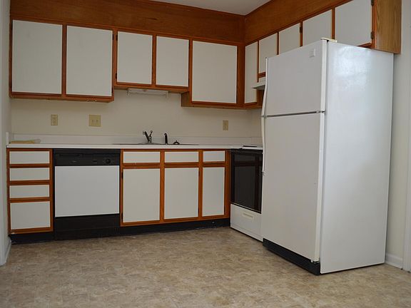 3rd image of 3320 Bridges St APT 7
