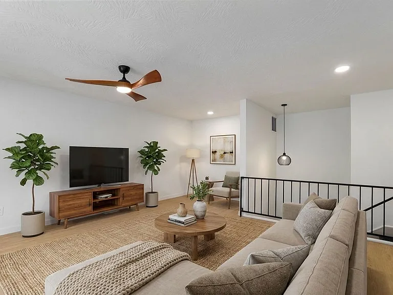 2025 E Battlefield Rd — Photo 20