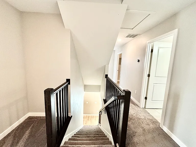 153 E Brushy Canyon St #1 — Photo 26