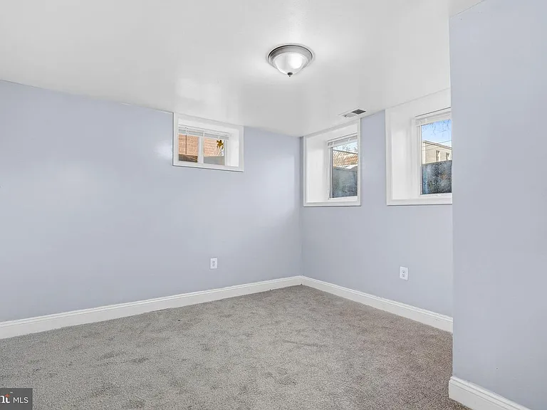 Lower Level Bedroom (Bedroom 4)