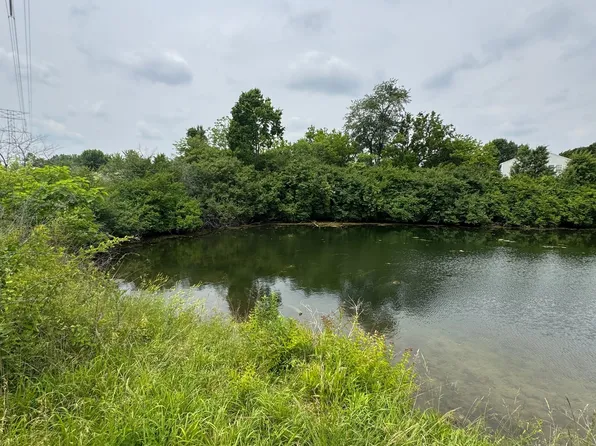 2002 Bridgeport Rd, Indianapolis, IN 46231