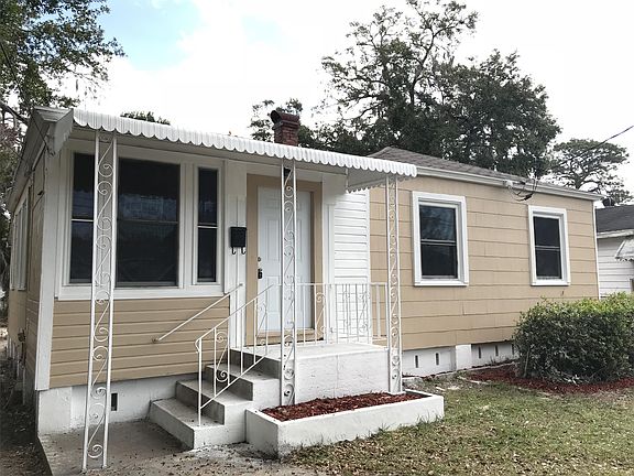 4th image of 7525 Oakwood St