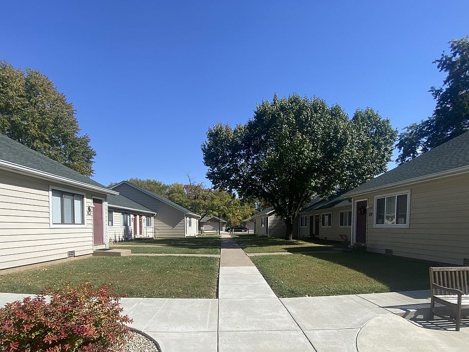 1st image of 43 Village Ct #43
