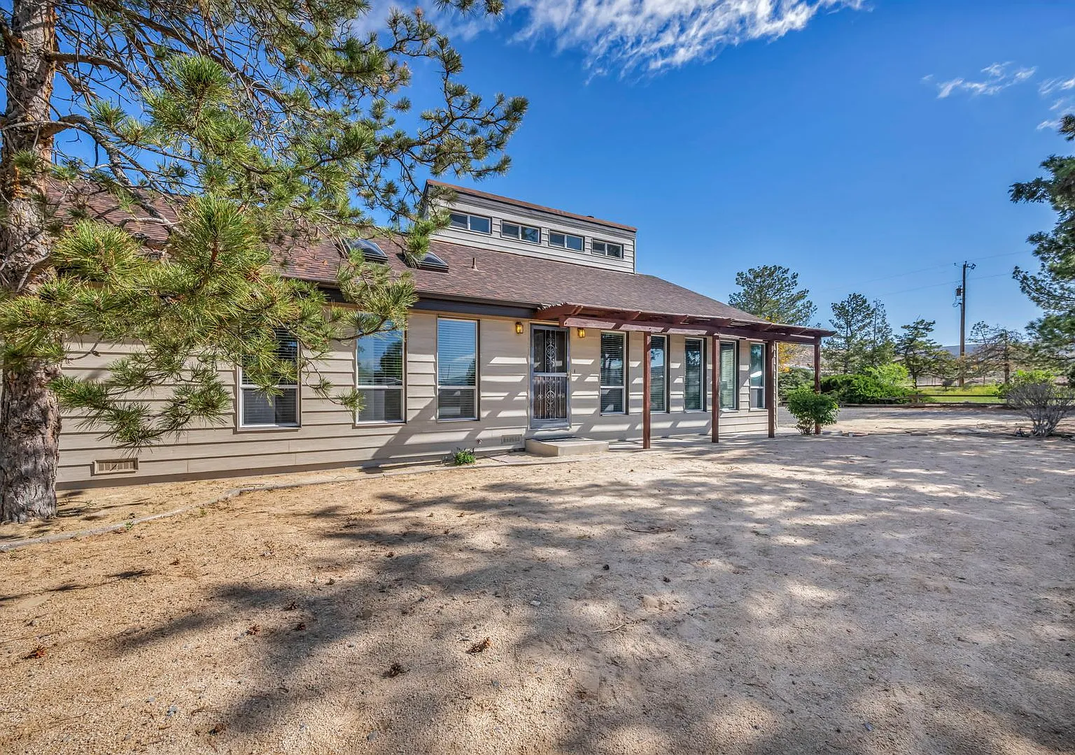 Fully Furnished Home In A Peaceful Ranch-Style Setting With Mountain Views & Modern Upgrades In S... — Photo 3