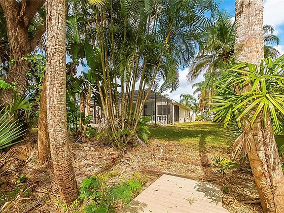 3rd image of 20781 Groveline Ct