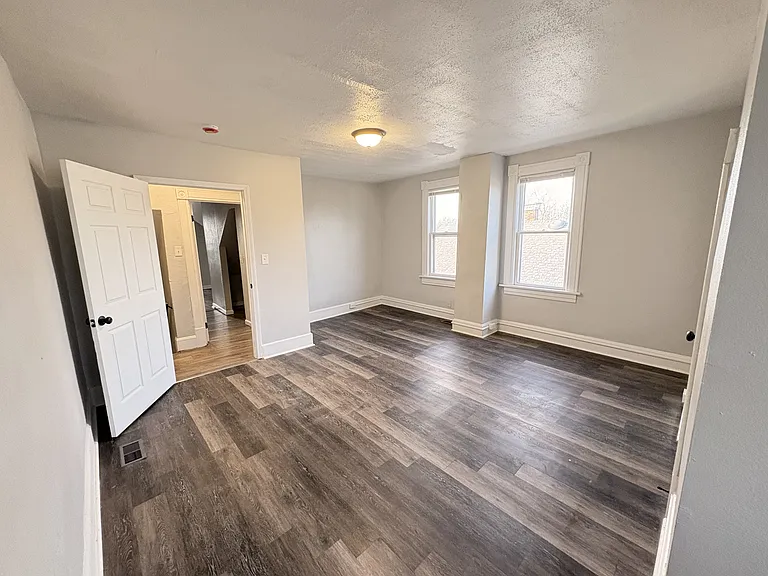 109 S 13th St — Photo 10