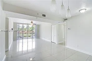 Sheridan Beach Club Condo — Photo 2