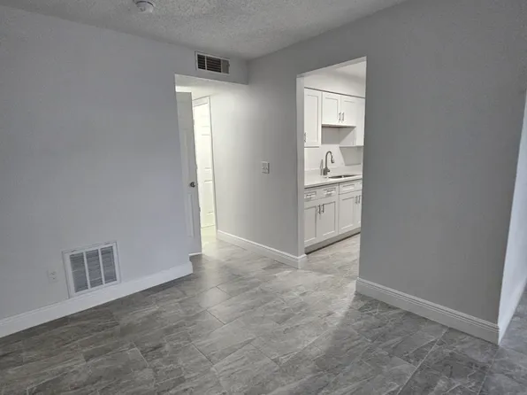 9013 Tudor Dr #G101, Tampa, FL 33615