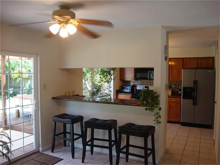 22818 Brafferton Ln — Photo 6