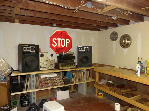 5th image of 1339 Florence Ave