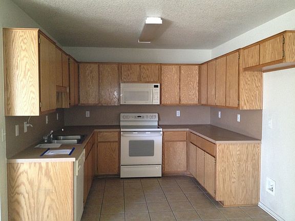 4th image of 2807 Alma Dr #A