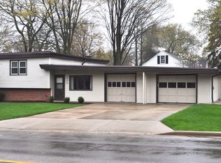 336 E Allouez Ave, Green Bay, WI 54301