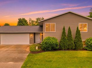 2905 G St, Amana, IA 52203