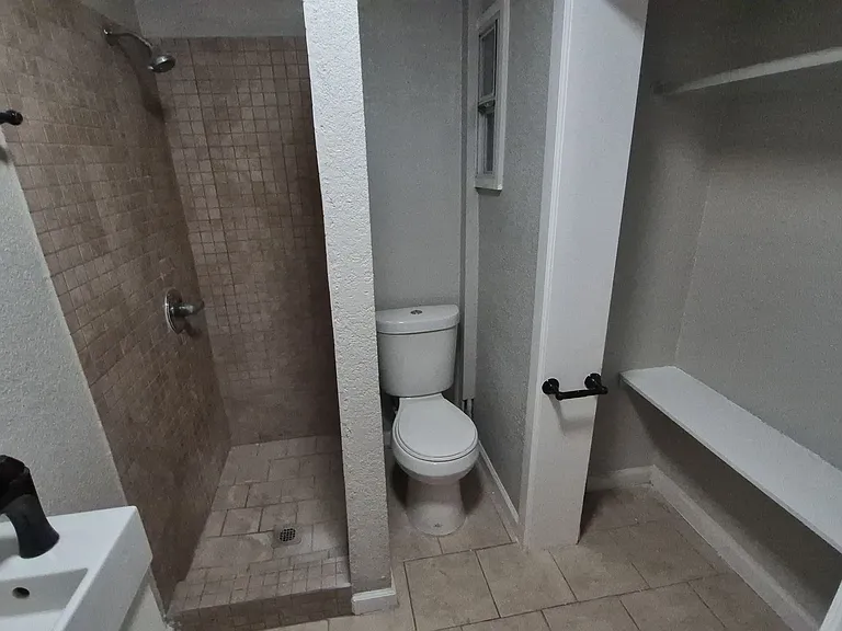 115 Caldwell St #6 — Photo 6