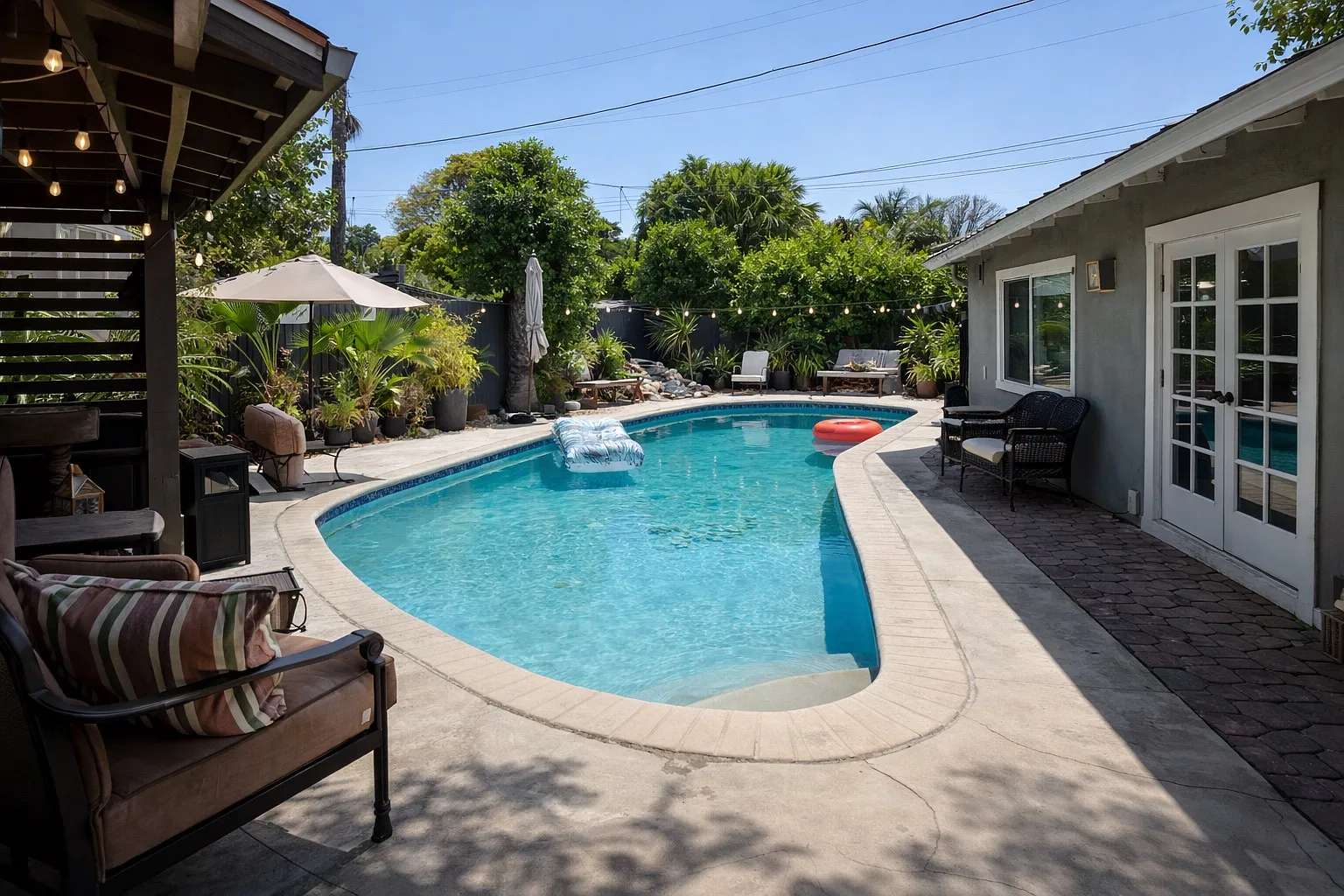 6254 Agnes Ave — Photo 1