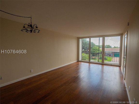 2nd image of 4501 NE 21st Ave APT 201