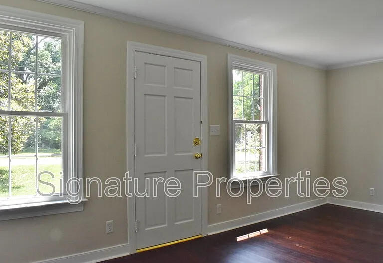8304 Michael Rd — Photo 2