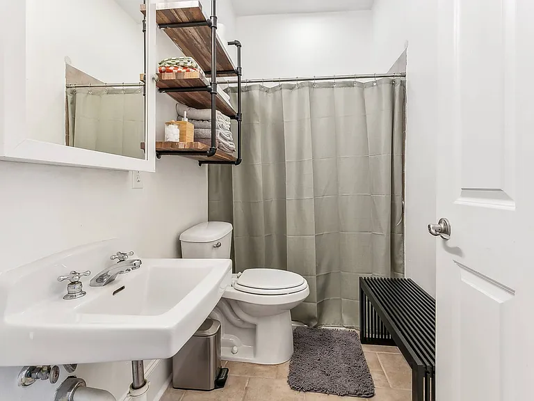 1035 Saint Roch Ave — Photo 7