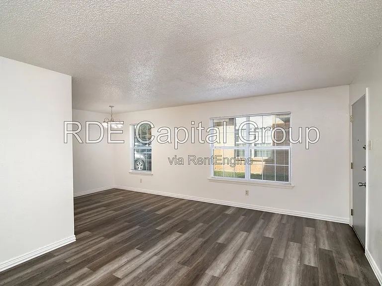 7048 Glenview Dr #44 — Photo 5