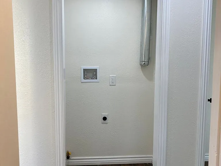 1903 Henderson Ave #D — Photo 9