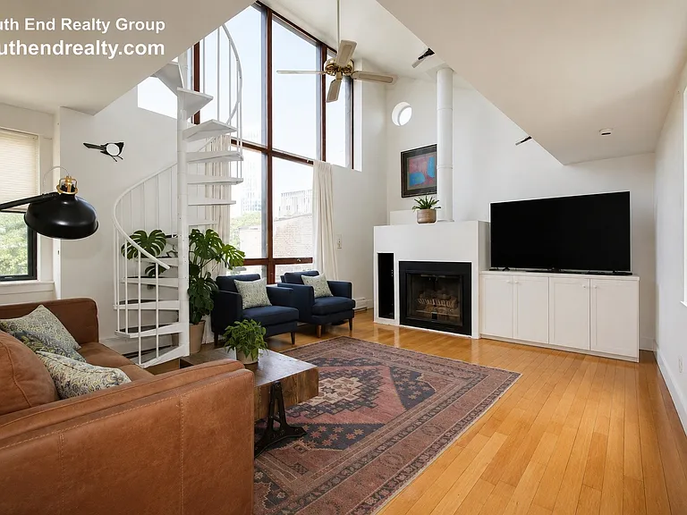 184 W Canton St #7 — Photo 1