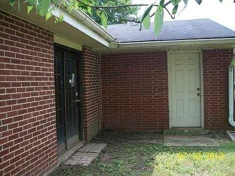 2nd image of 2810 Willow Dr