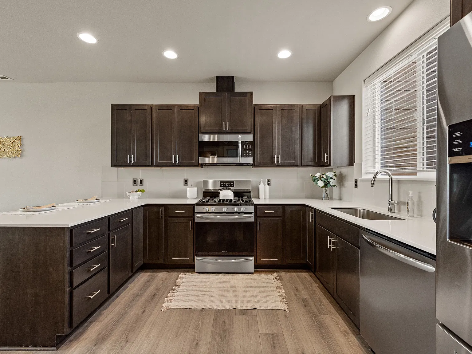 3 bed, 1556 sqft, $3,400 — Photo 3