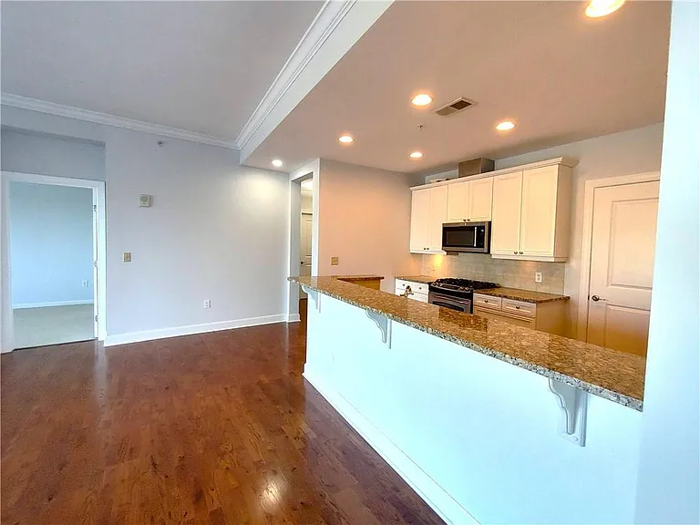 2950 Mount Wilkinson Pkwy SE #402 — Photo 8