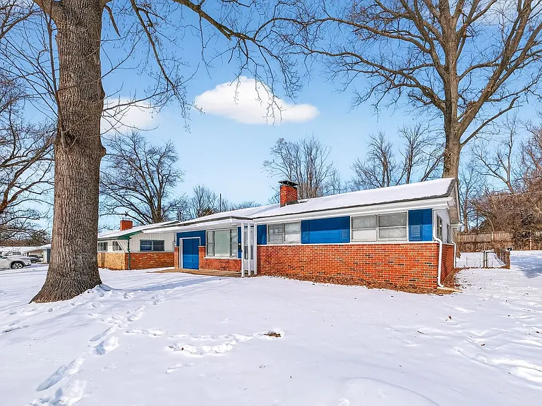 2321 Noll Dr — Photo 2