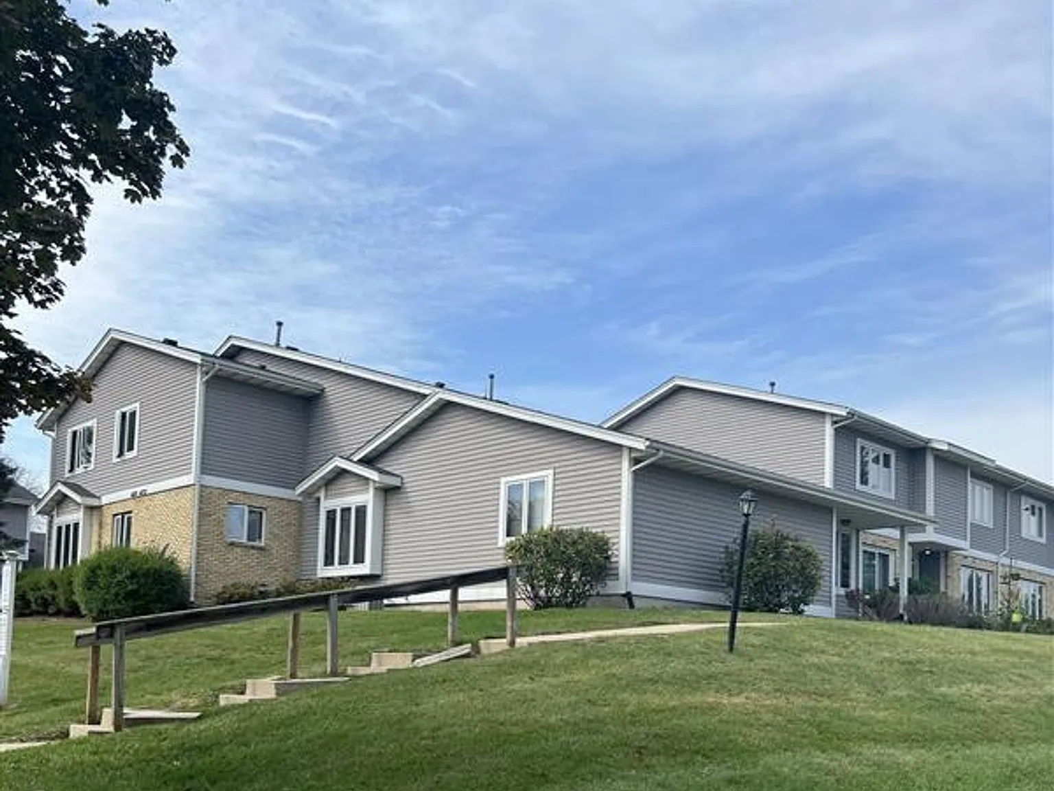Madison Townhomes — Photo 4