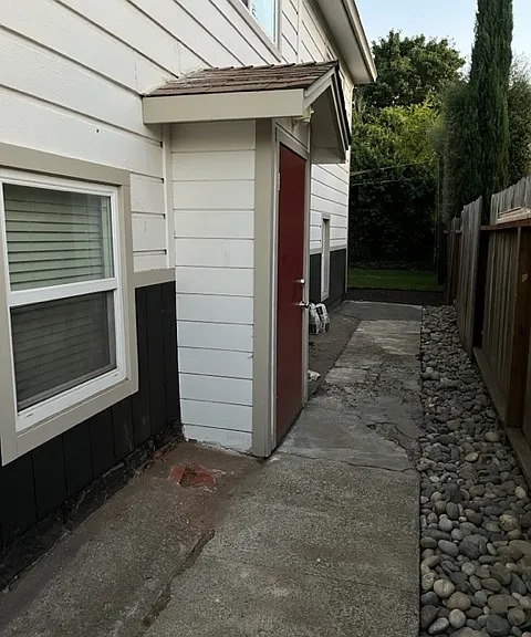 2285 2nd St — Photo 2