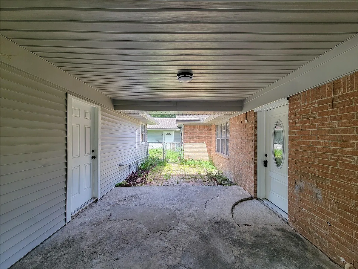 Building Photo - 5103 Karu Dr #A