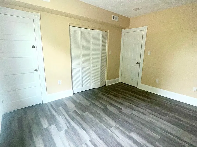 6 N. Dooley Ave. — Photo 18