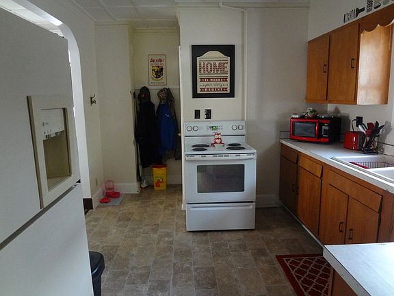 3rd image of 541 Pinehurst Ct