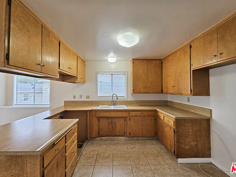 2251 Maurice Ave — Photo 17