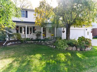 3303 Roxbury Dr, Troy, MI 48084