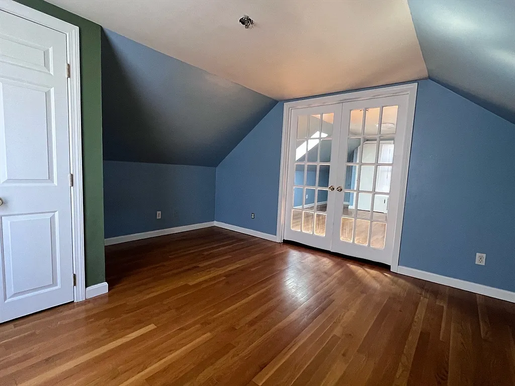 Building Photo - 61 Brayton Ave #3