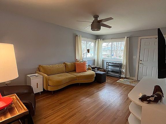 4th image of 1011 Rosewood Dr