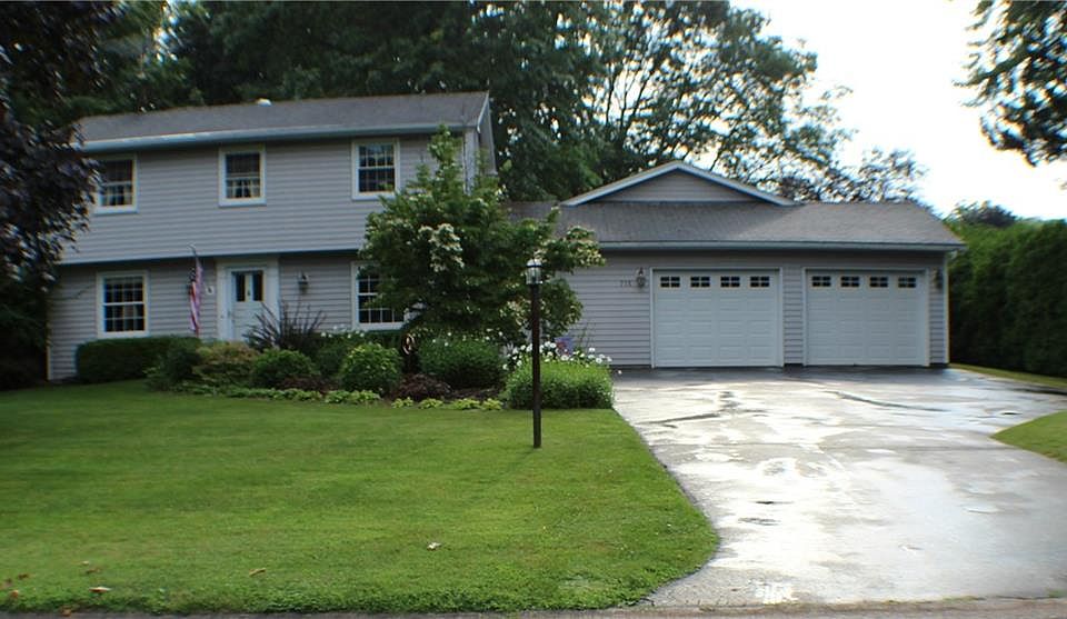 2nd image of 715 Shanlee Dr