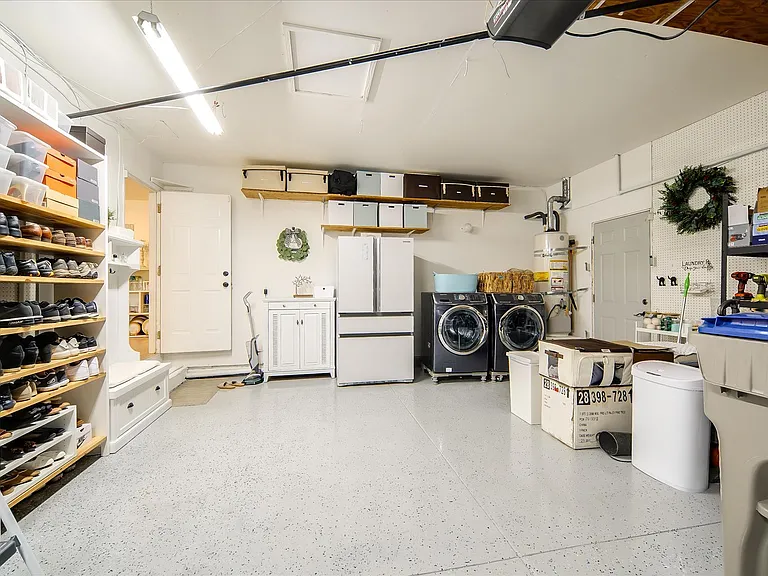 6237 Hancock Ave — Photo 32